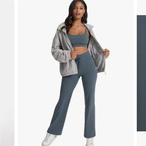 VUORI Women's Daily Wide Leg Pants, Size Medium - Dark Tea